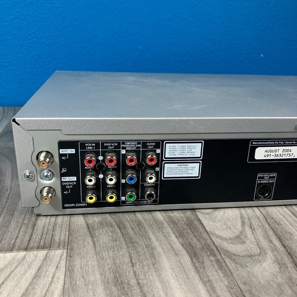 Zenith XBV443 DVD Player / Video Cassette Recorder VCR Combo No Remote TESTED - Picture 8 of 9